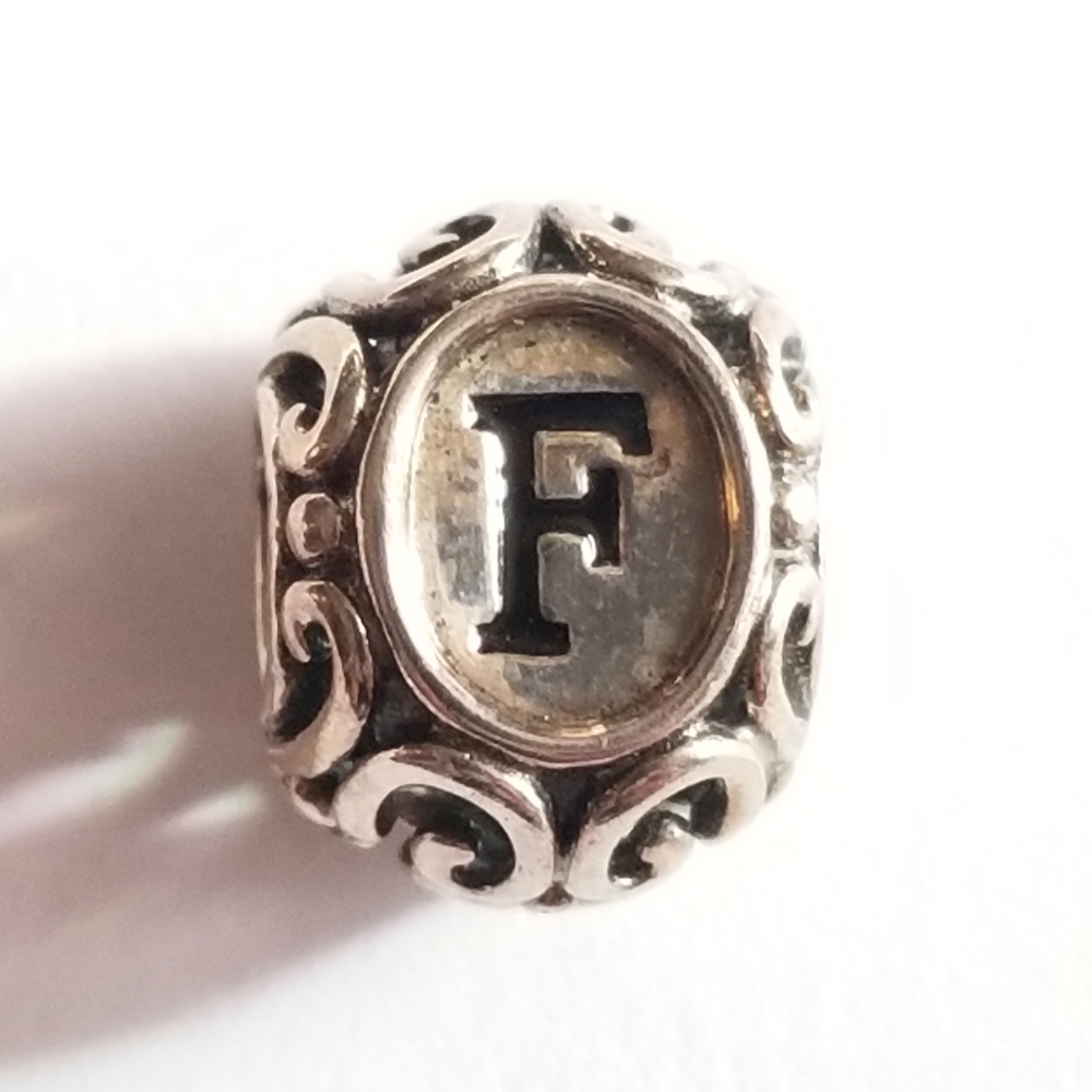 Relisted - Chamilia Authentic Sterling Silver Charm Initially Speaking F - Picture 1 of 16